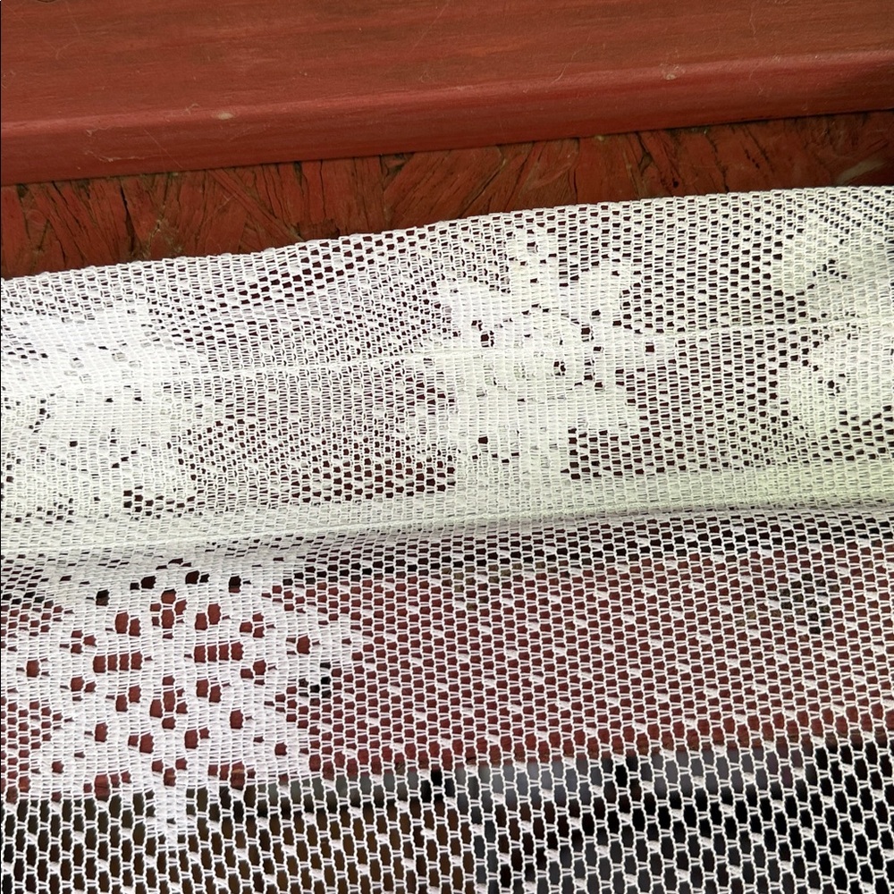 White Snowflake Lace Curtain with Lights.    NEW - Picture 3 of 4